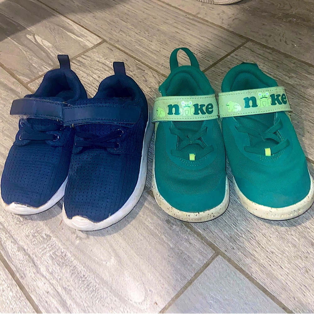 10C Kid’s Sneaker Bundle 🐸 Nike Green Frog & Carter’s Navy Sneakers, Gently Used